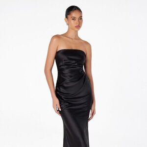 New Strapless Sheath Refined Gown w/Single Clasp & Straight Across Neck CD T2006
